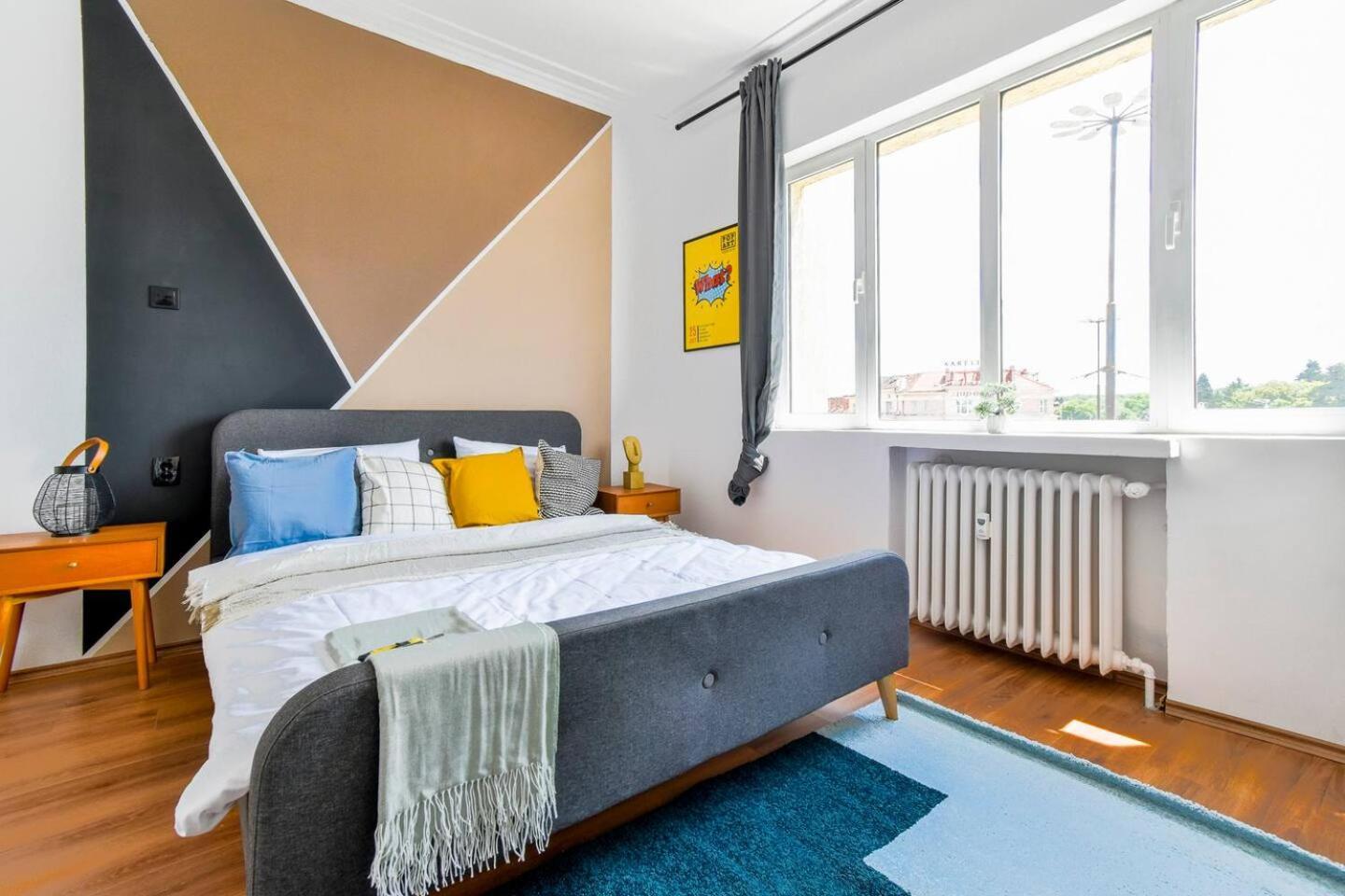 Super Fresh! 3Bdr Apartment In Sofia Center'S Artistic Area Eksteriør billede