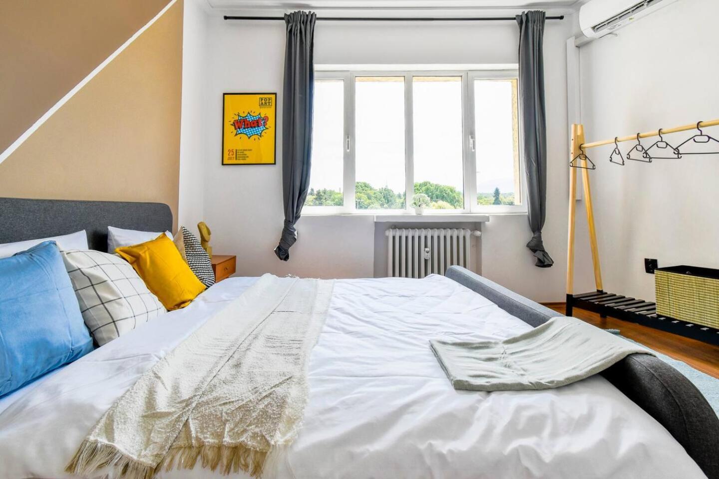 Super Fresh! 3Bdr Apartment In Sofia Center'S Artistic Area Eksteriør billede
